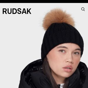 Rudsak Anya black Pom Pom beanie/hat -